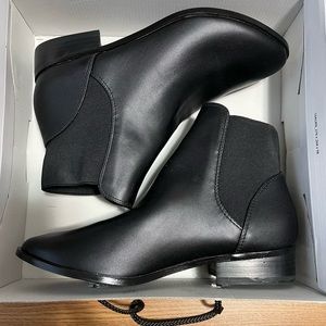 Never worn black Chelsea boots